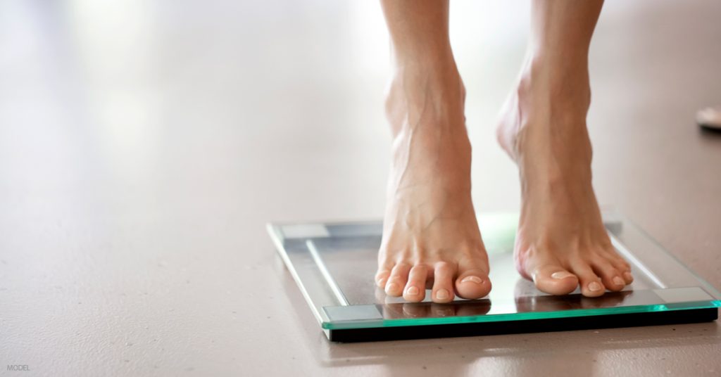 Learn about reaching your ideal weight in preparation for a mommy makeover 